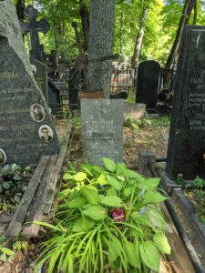 Grabstein des Familiengrabes Rozanov-Batyushkov. Wwedenskoje-Friedhof, Moskau.